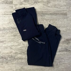Navy Figs jogger bottoms and 1 pocket top. Size xxs for both